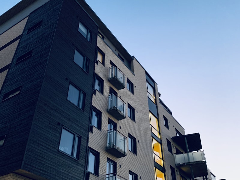 מגדל מגורים בחולון